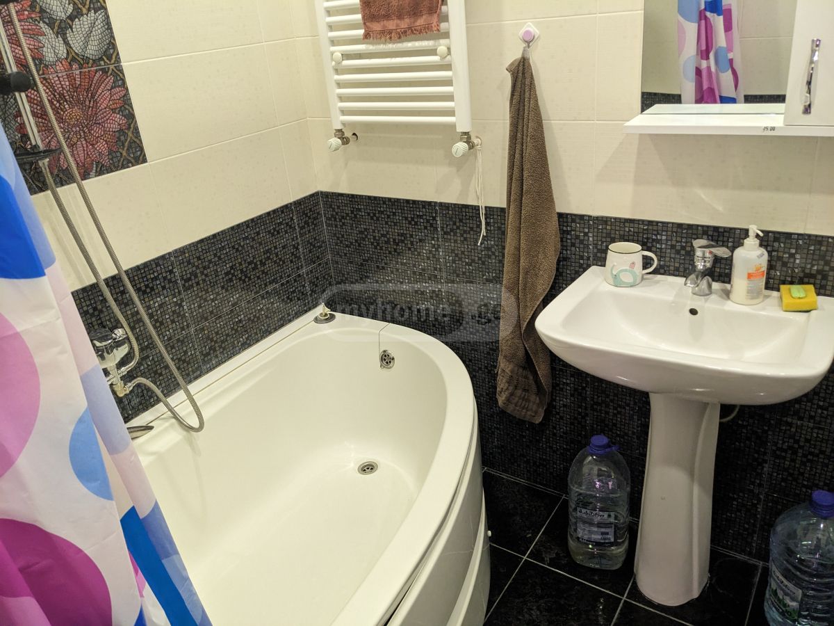 4 Room Apartment For Rent In Ortachala view 7