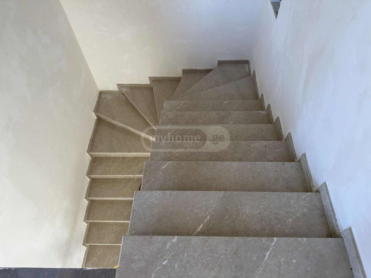 5 Room Private House For Sale view 8