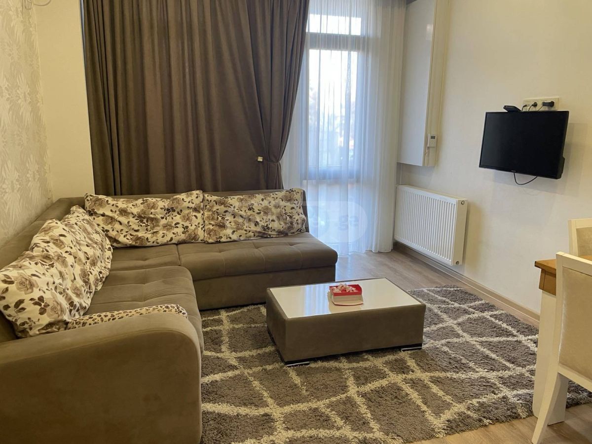 3 Room Apartment For Rent view 1