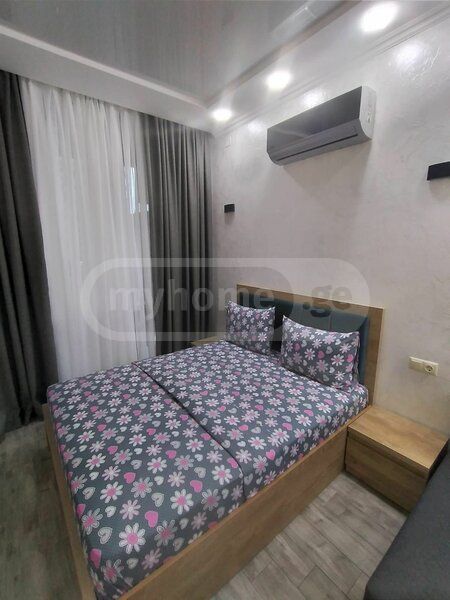 1 Room Apartment Daily Rent In Batumi view 3