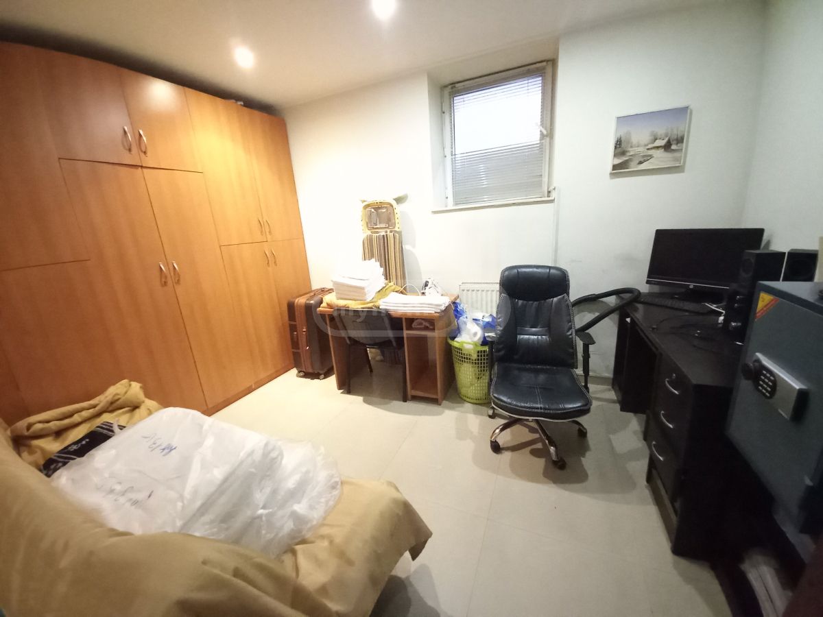 For Sale 10+ Room Sastumro In Vake, 9 of 12