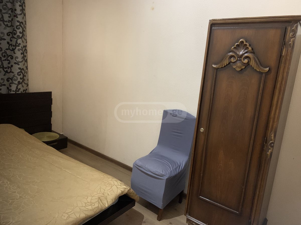 4 Room Apartment Daily Rent In Chugureti view 6