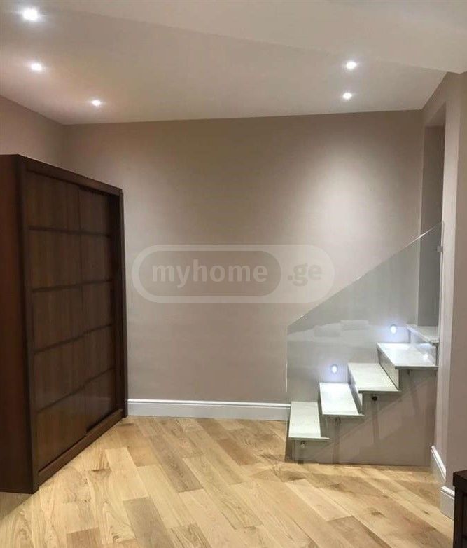 For Sale 4 Room Apartment Mtatsmindaze view 6