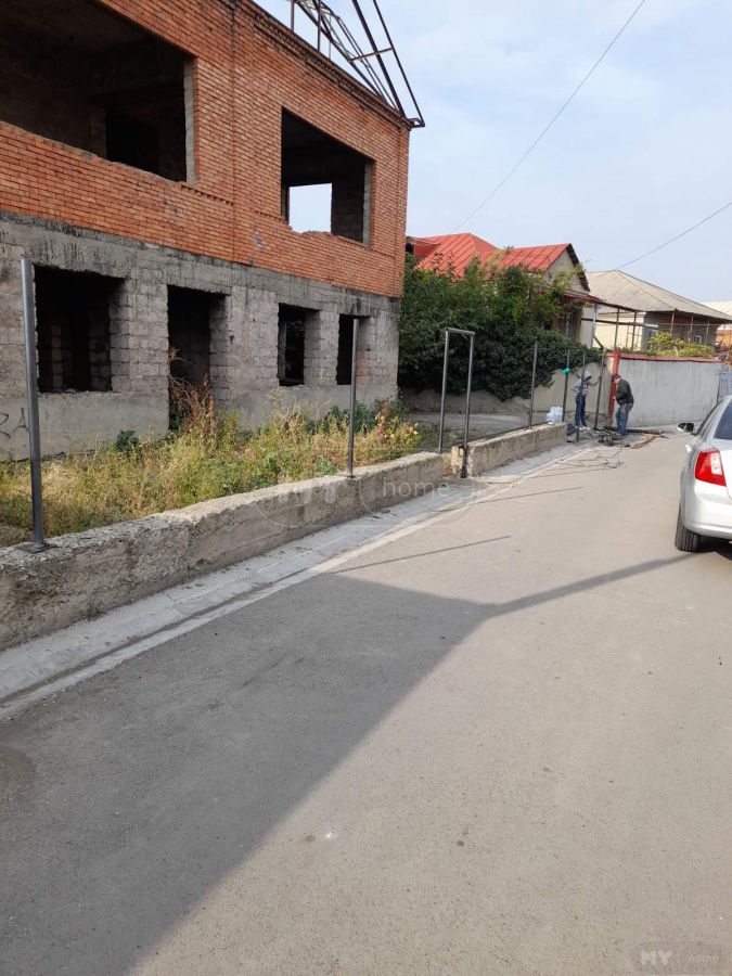 9 Room Private House For Sale view 2