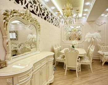 იყიდება 4 ოთახიანი ბინა ვაკეში