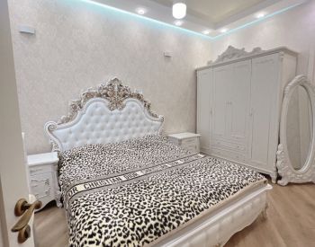 იყიდება 4 ოთახიანი ბინა ვაკეში