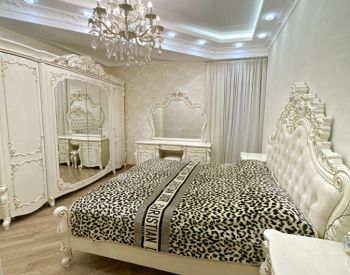 იყიდება 4 ოთახიანი ბინა ვაკეში