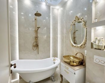 იყიდება 4 ოთახიანი ბინა ვაკეში