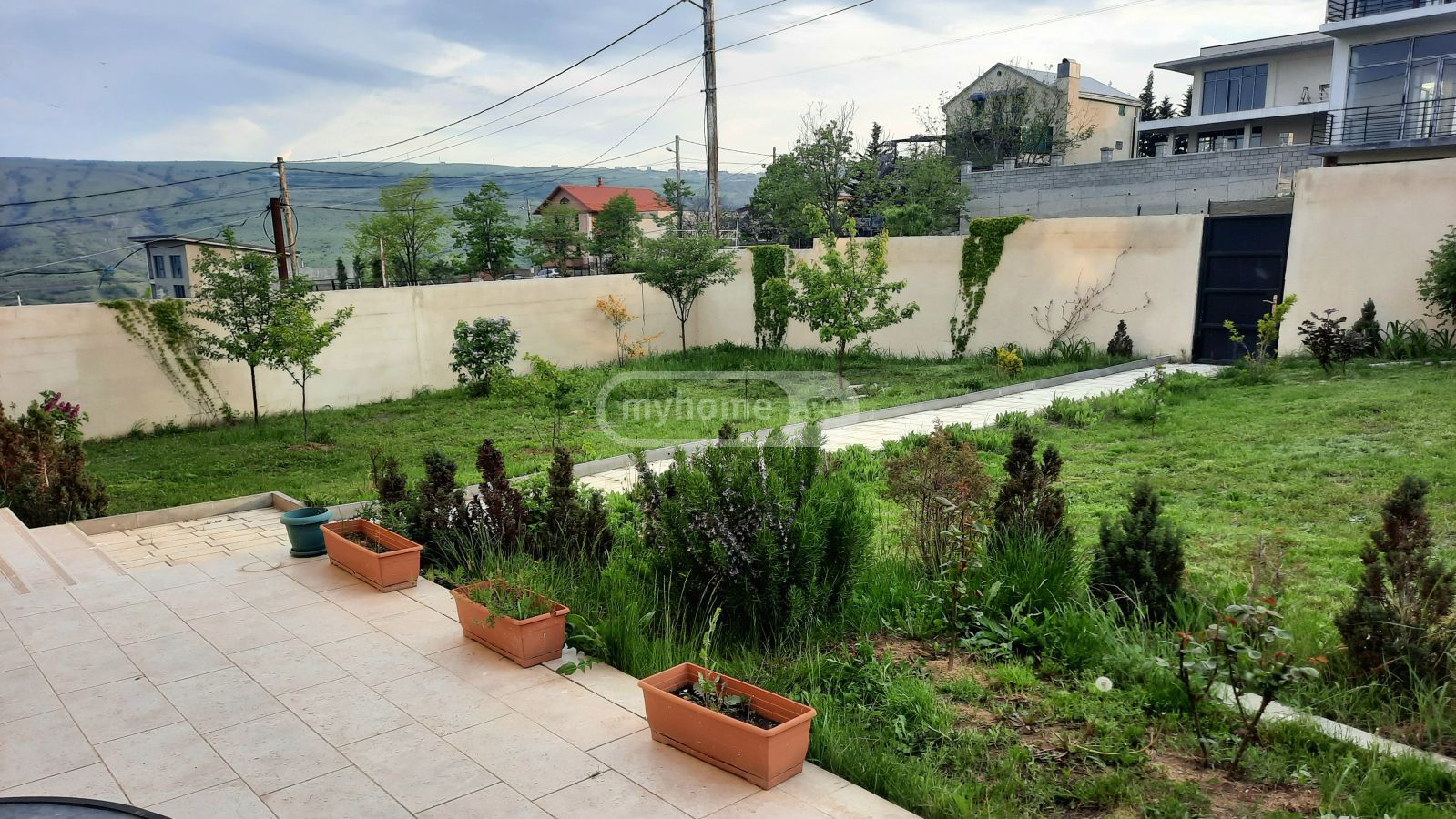 7 Room Private House For Sale view 1