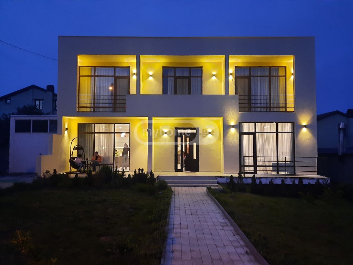7 Room Private House For Sale view 10