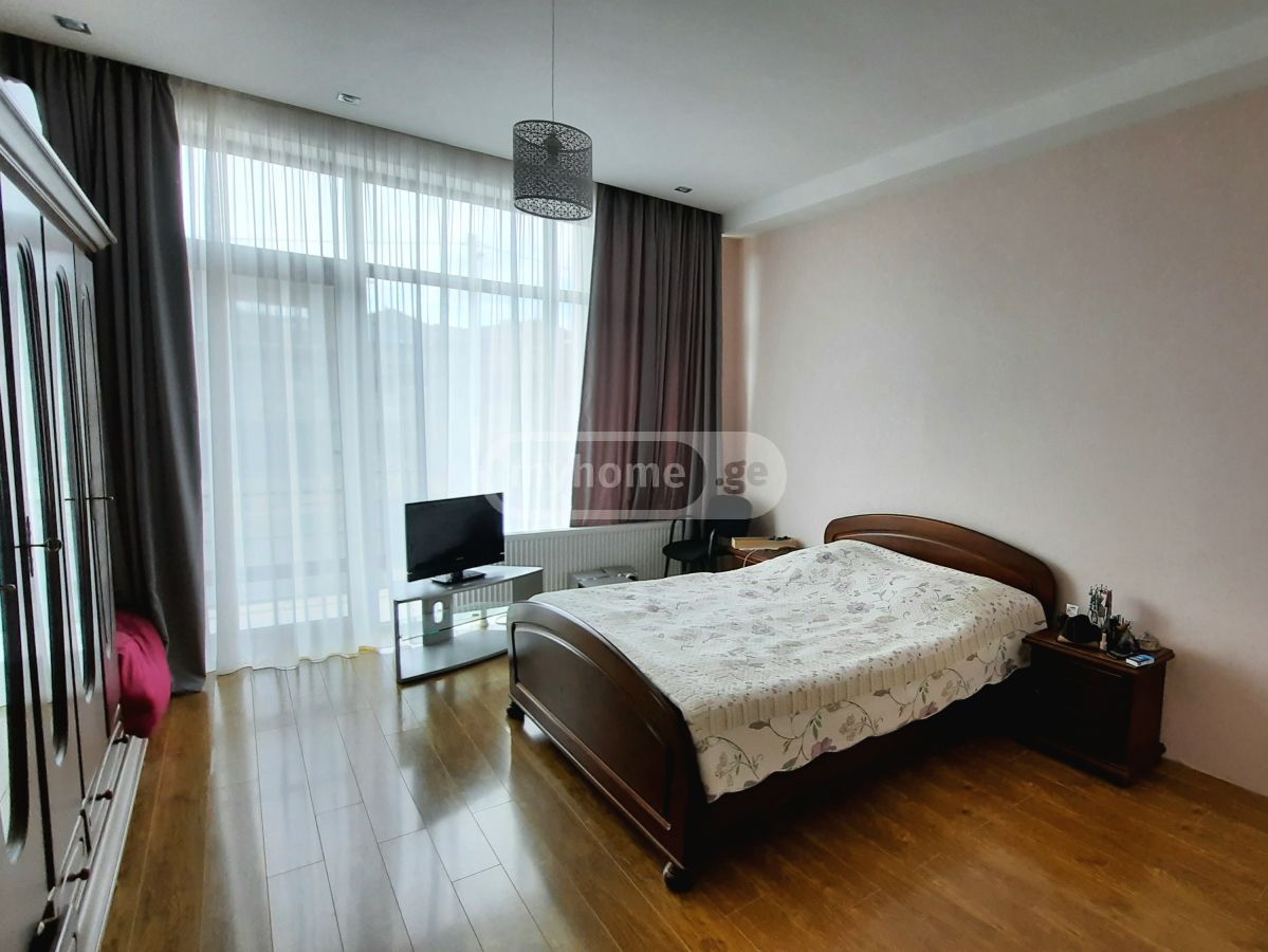 7 Room Private House For Sale view 5