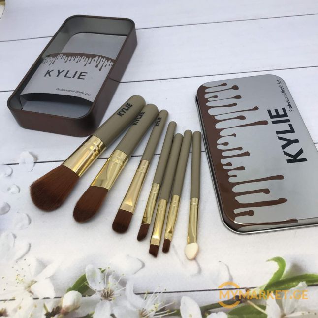 Kylie პროფესიონალური ფუნჯების ნაკრები 19 ლარად