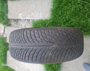 R20  235/50 ზამთრის საბურავები, ცენტრის lexus ის