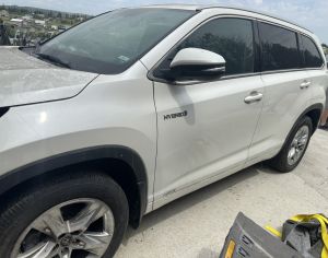 TOYOTA Highlander 2016 3.5 - 1