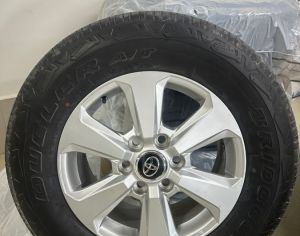 R18 TOYOTA Land Cruiser 300