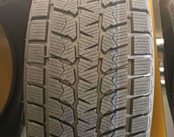 275/40R19
