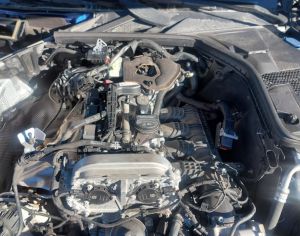 მერსედესის ახალი 2,0 ძრავი და ძრავის ნაწილები.