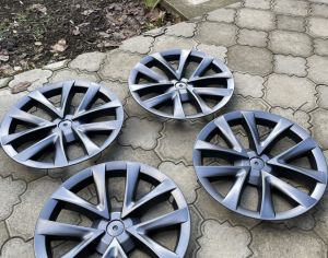 TESLA Model 3 2017 - 2026