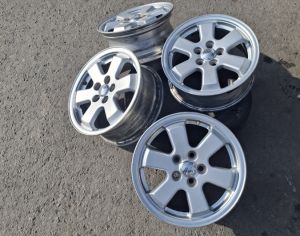 R15 TOYOTA Prius 2015-2025