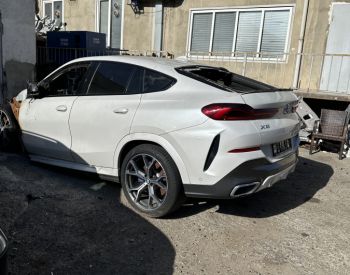 BMW G06