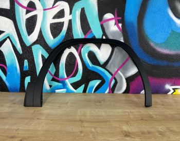 კრილოს წინა მარჯვენა მოლდინგი