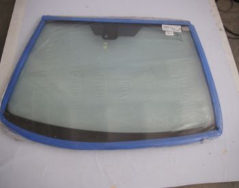 ტოიოტა ავენსისის საქარე მინა