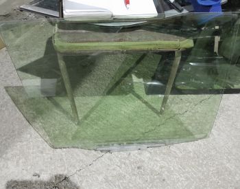 Prado_ს უკანა მარჯვენა კარის მინა