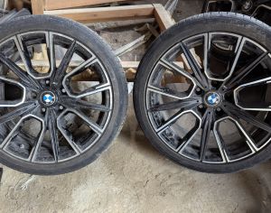 R18 დედალ-მამალი