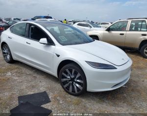 დაშლილია TESLA MODEL 3 2015-2024