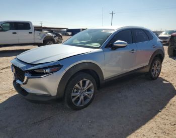 MAZDA CX30 იშლება