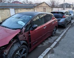 იშლება ლეაფი