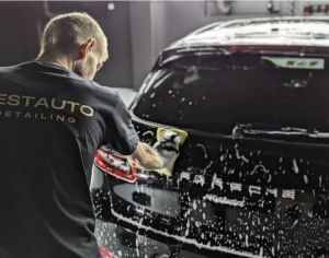 ავტომობილის დეთეილინგ ხელით რეცხვა