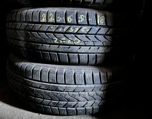 R18  225/65 ზამთარი