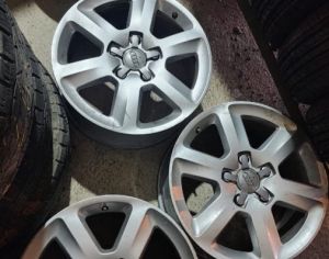 R18 AUDI Q7 2010-2026