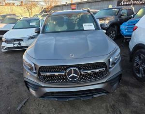 იშლება Mercedes GLB 250 4MATIC
