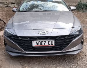 იშლება Hyundai  Elantra  sel / limited2021 - 2025