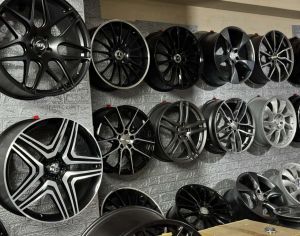 R19 MERCEDES-BENZ / BMW