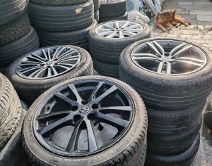 Გვაქვს 5/114,3 გადახვრეტის ორიგინალი ჰიუნდაის 17 იანი 6,5 ჯი სიგანის დისკების . Კომპლექტეი