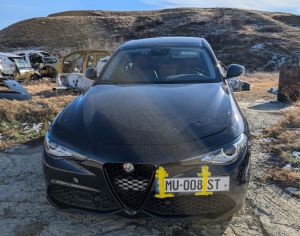 იშლება Alfa Romeo Giulia ები