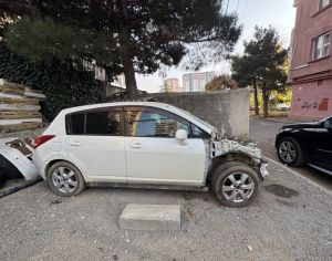 Nissan tidda დაიშალა ნისან ტიდები