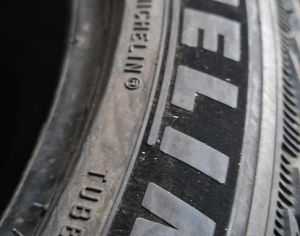 R18  225/40 ყველა სეზონი