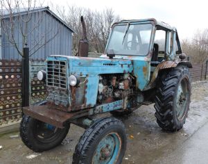 იყიდება ტრაქტორი .