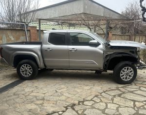 იშლება toyota tacoma