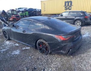 იშლება BMW M440