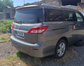 Nissan quest