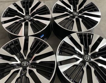 R18 TOYOTA Camry / RAV 4 / CHR