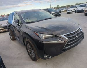 იშლება LEXSUS NX200T.