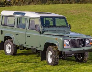 იშლება Defender 110