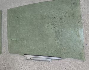 TOYOTA Aqua / Prius C გვერდითა მინები