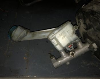 ნისან პრიმერა პ12 გლავნი ბაჩოკი